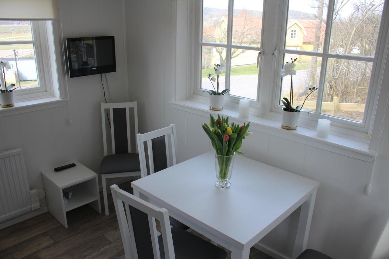 Stuga Pa Hammarbergs Gard Kungsbacka Esterno foto